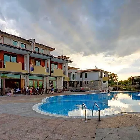 Lalov Egrek Hotel