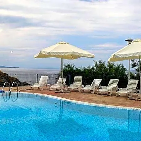 Hotel Lalov Egrek 3*