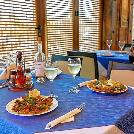 Lalov Egrek Hotel
